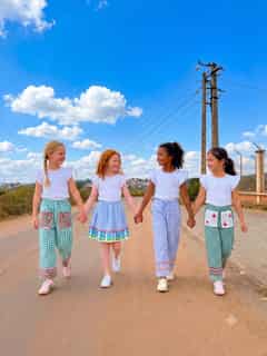 Pantalon Boom porté par un enfant